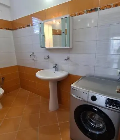 2 Bedroom In The Center Or